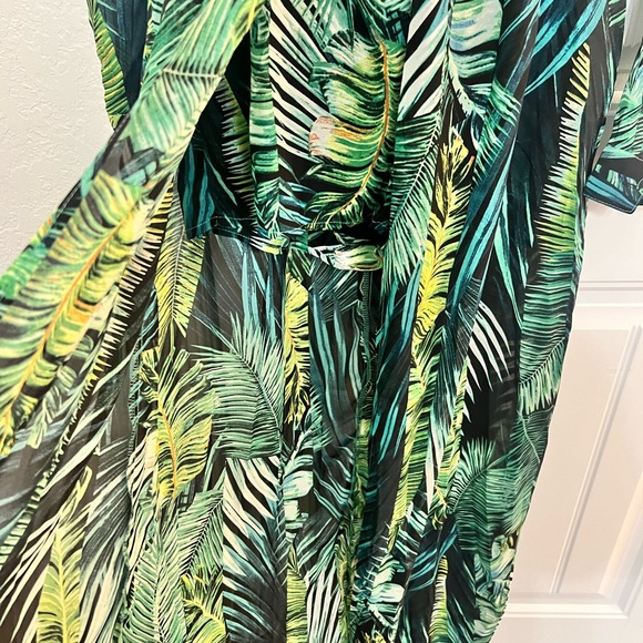 JLo inspired romper - Picture 2 of 7